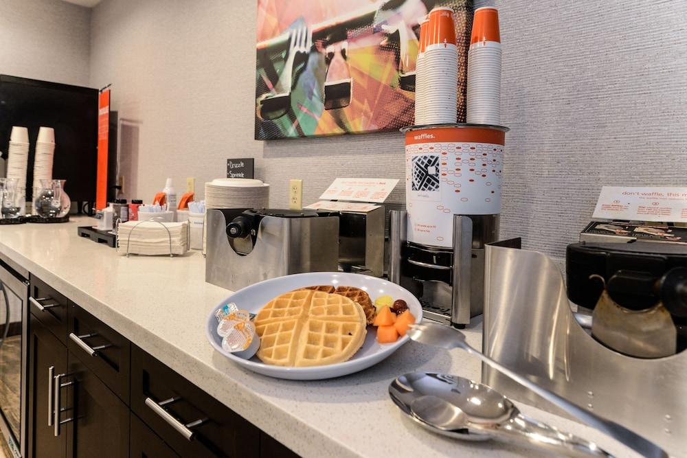 Hampton Inn & Suites - Allen Park Exteriör bild