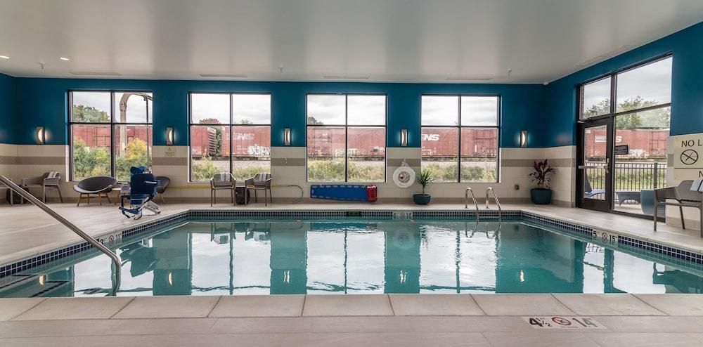 Hampton Inn & Suites - Allen Park Exteriör bild
