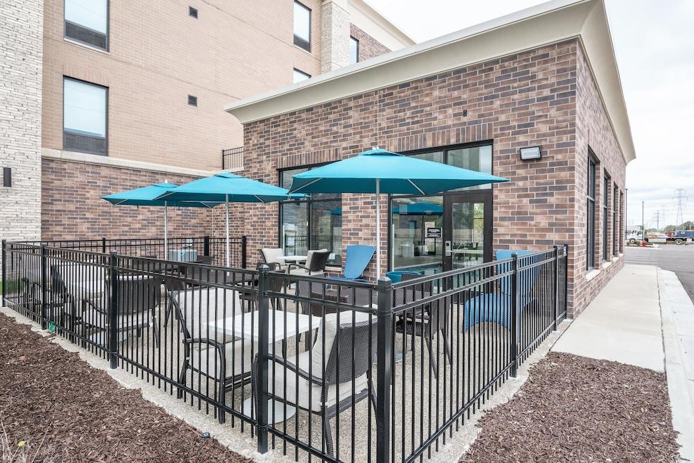 Hampton Inn & Suites - Allen Park Exteriör bild